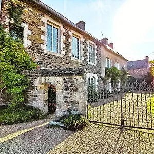 Ty Monde - D'hotes En Finistere Gasthof Poullaouen